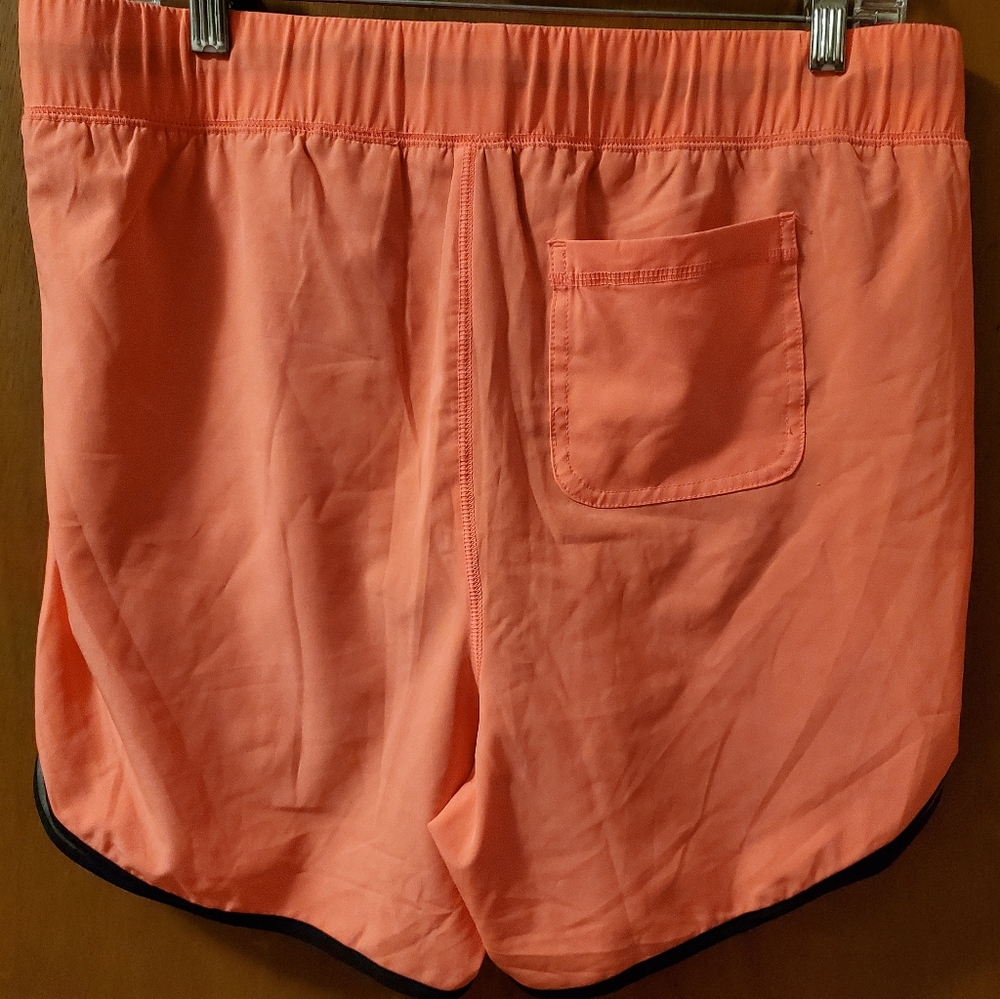 Shorts - Picture 3 of 3